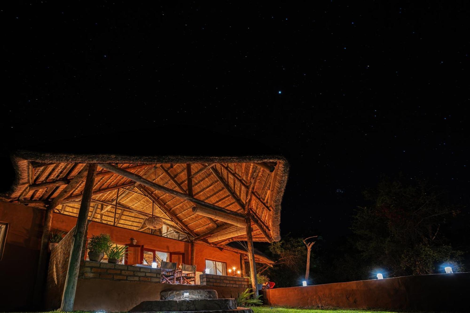 Chundukwa River Lodge - Self Catering House Ливингстон Экстерьер фото