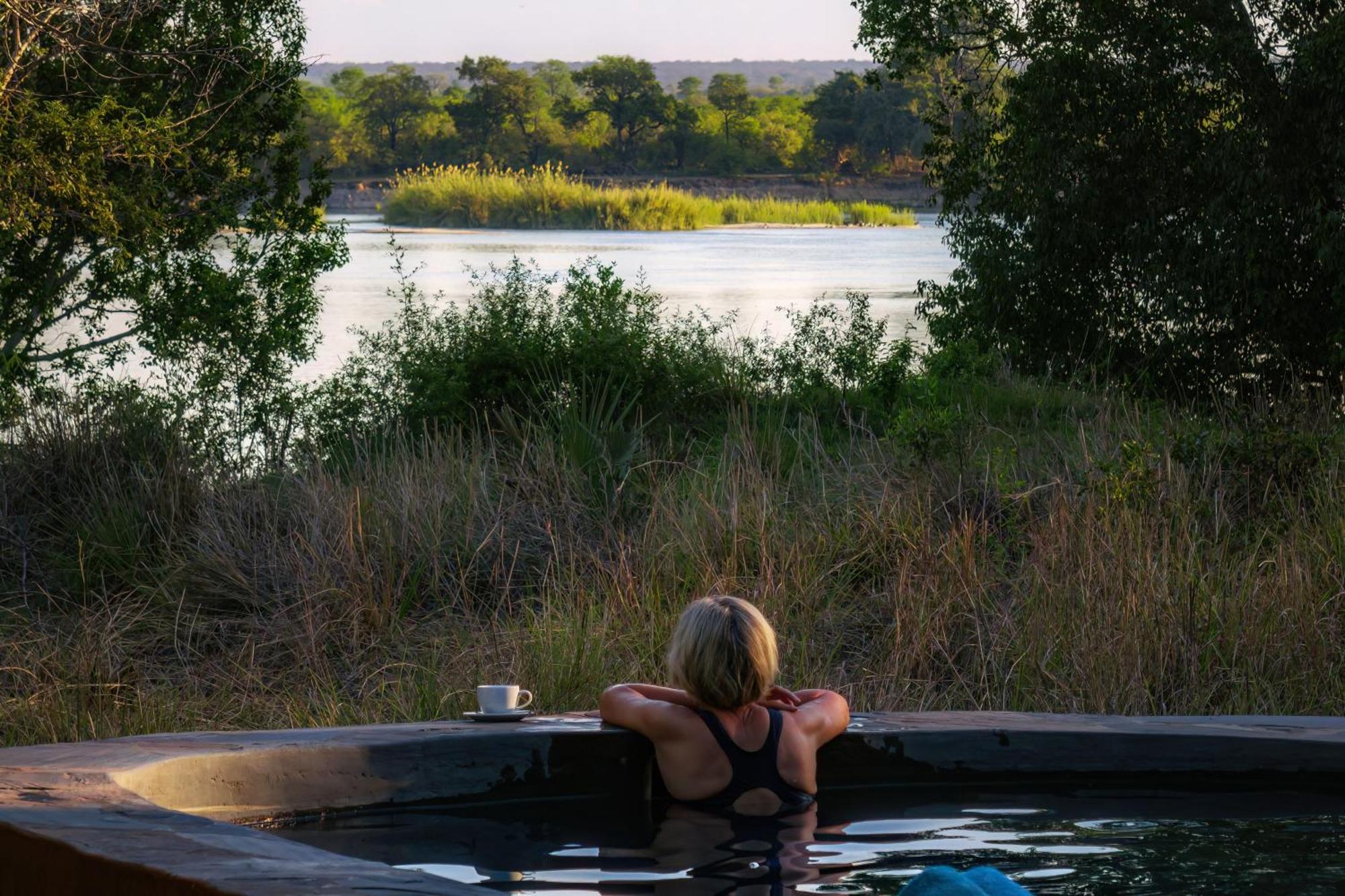 Chundukwa River Lodge - Self Catering House Ливингстон Экстерьер фото
