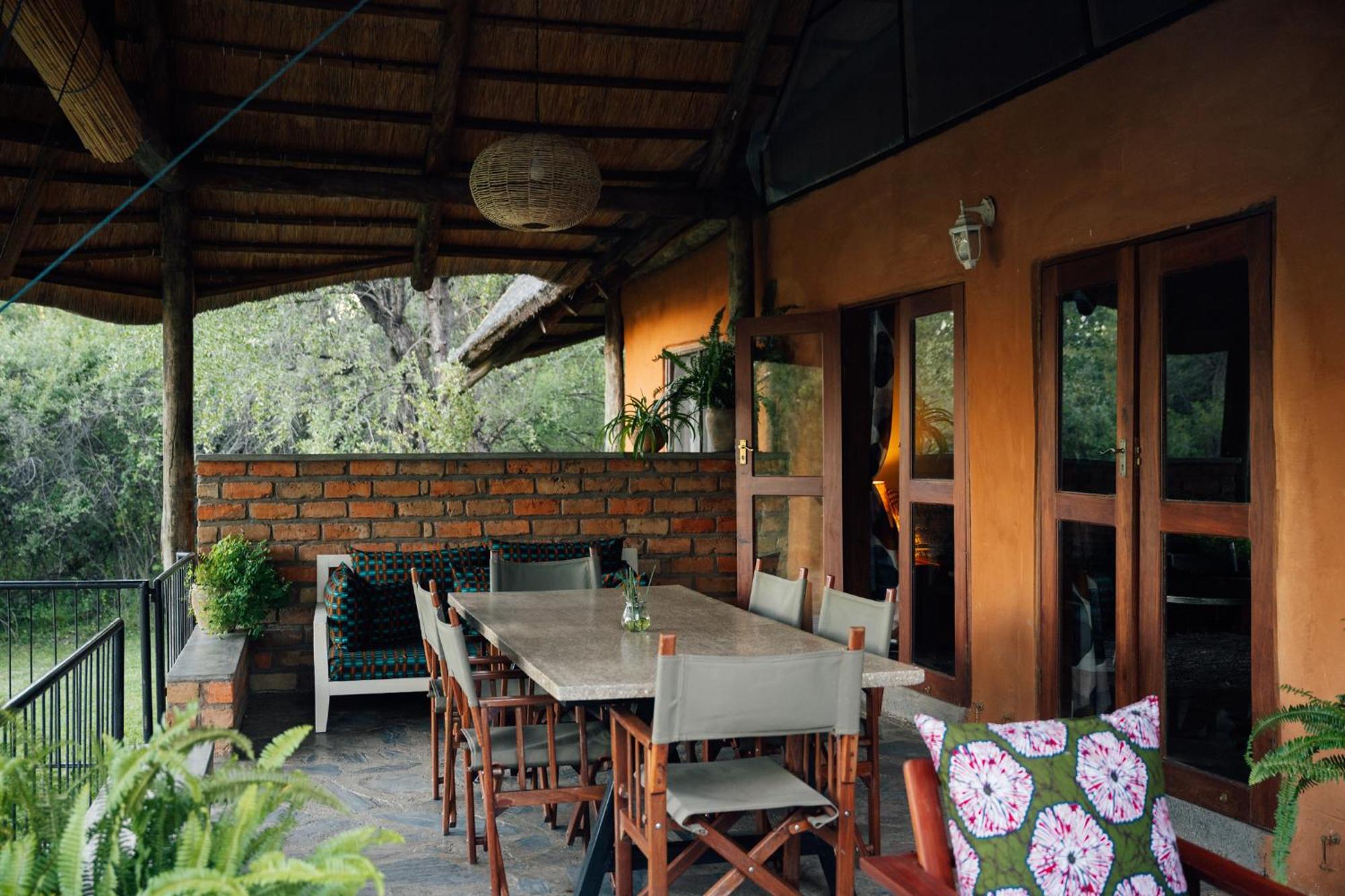 Chundukwa River Lodge - Self Catering House Ливингстон Экстерьер фото