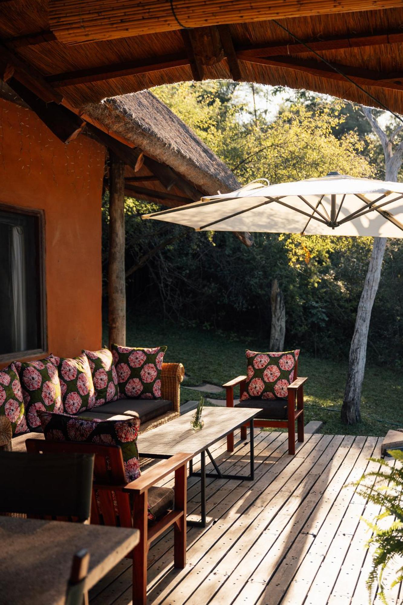 Chundukwa River Lodge - Self Catering House Ливингстон Экстерьер фото